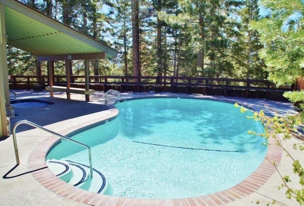 Cozy Condo Walking Distance To Village And Gondola W/ Pool/ Jacuzzi Sleeps 4. Mammoth Lakes Zewnętrze zdjęcie